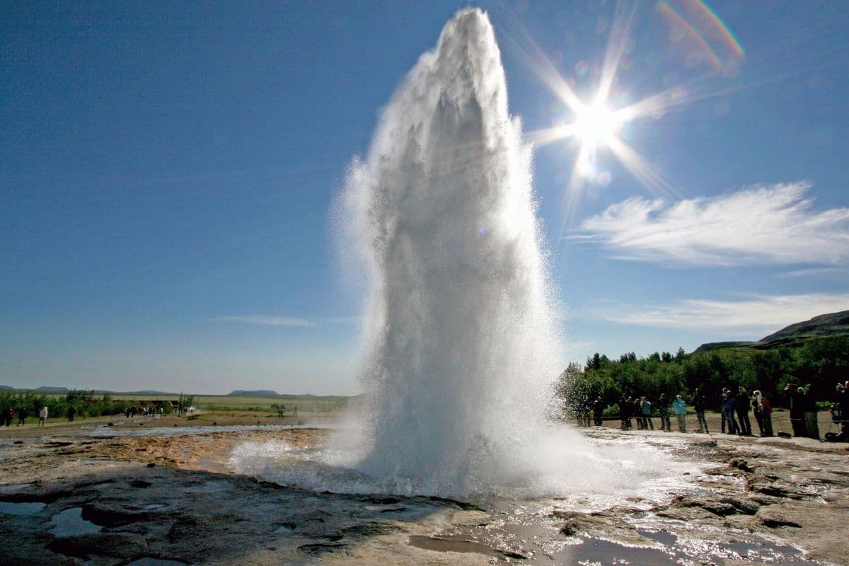 Private  / The Golden Circle with Lunch at the Tomato Farm and visit to the Secret Lagoon.