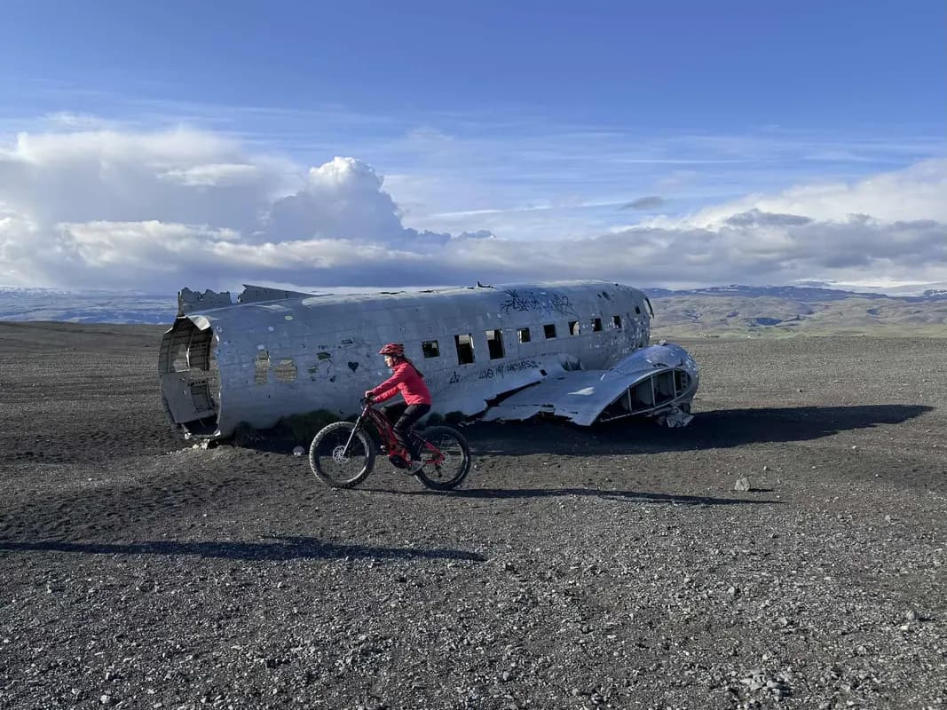 South Coast & E-Bike Black Beach Adventure & the Plane Wreck