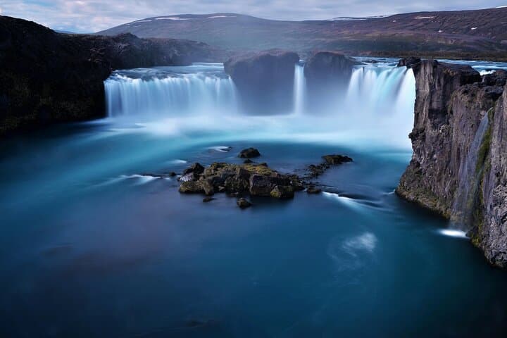 From Akureyri Port: Godafoss Waterfall Tour for Cruise Ships (V)