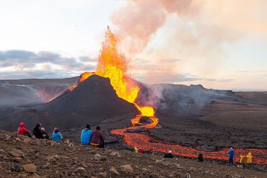 Small Group Private Volcano Hike with Lunch (1-7pax)