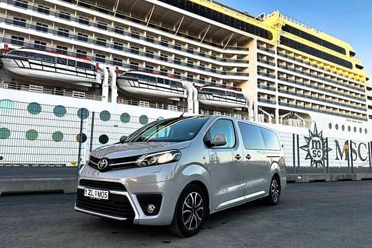 Private Transfer from Keflavik Airport to Reykjavik