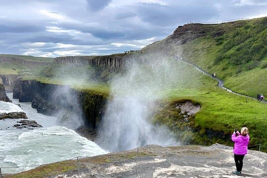 Private Golden Circle Tour in Multi-language Guide Options