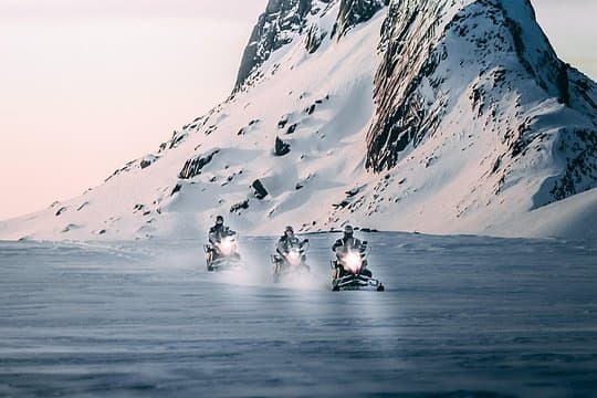 Reykjavik: Golden Circle Guided Super-Jeep Tour and Snowmobiling