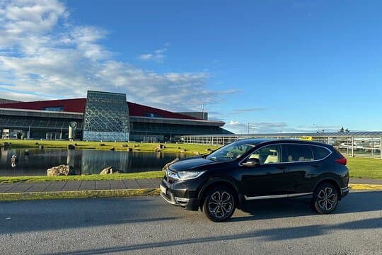 Private Airport Transfer from Reykjavík to Keflavík (KEF) Airport