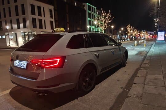 Private Transfer from Reykjavik to Keflavik Airport