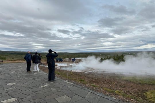 Golden Circle Private Tour – Þingvellir, Geysir & Gullfoss