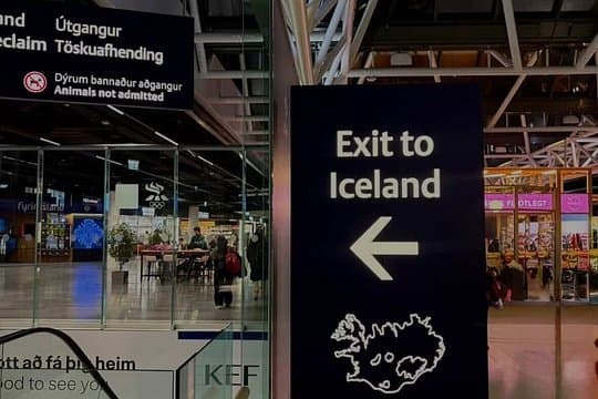 Private Transfer from Keflavik Airport to Reykjavik