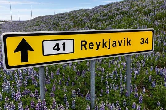 Keflavik Airport (KEF) to Reykjavik: Private Transfer, Sedan/Van