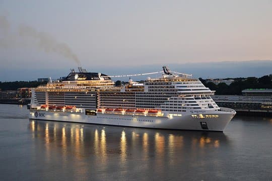 Private Transfer: Reykjavik Hotels & Cruise Ports to KEF Airport