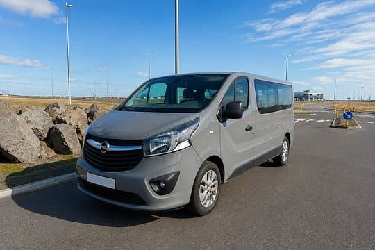 Private Transfer between Keflavik/Reykjavik Airport & City