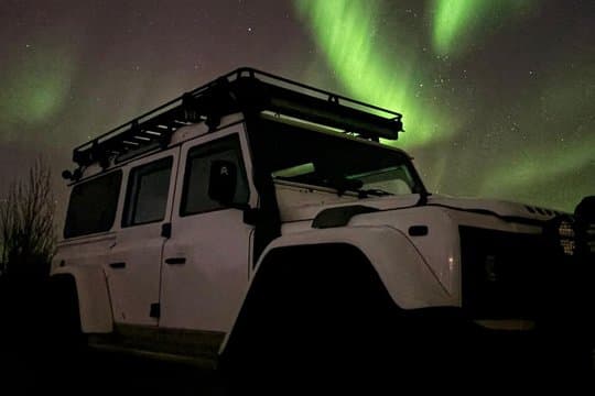 Reykjavik: Private Super Jeep Northern Lights Hunt