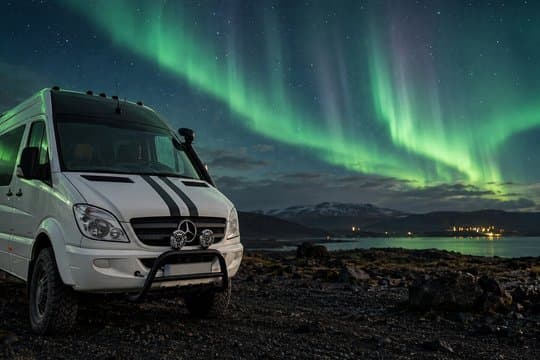 Reykjavik Northern Lights Hunt 4x4 Adventure with Hot Chocolate