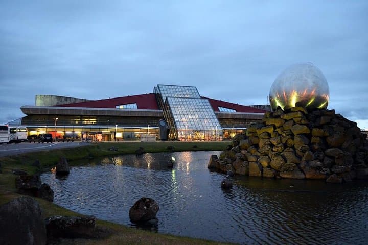 Keflavik To Reykjavik Private Luxury Airport Transfer