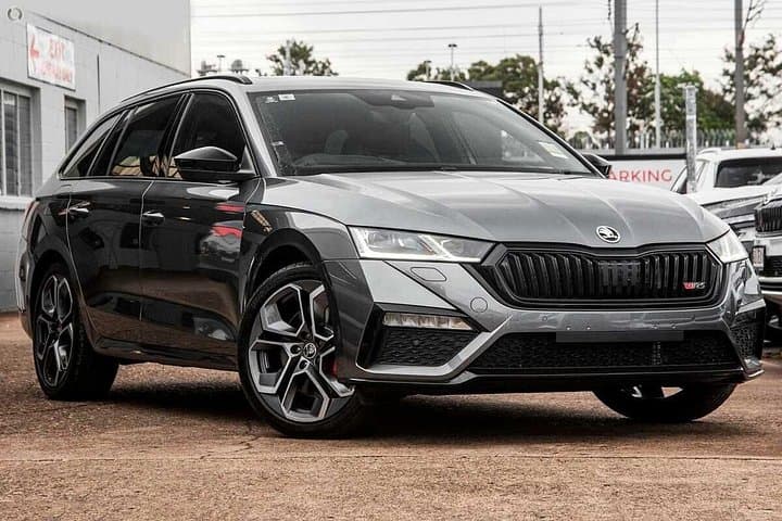 Private Transfer from Reykjavik to Reykjavik Airport KEF by Sedan