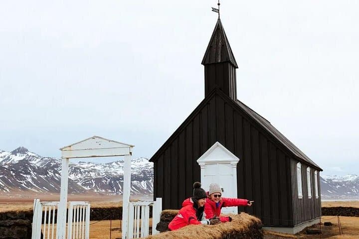 Grundarfjordur Port: Small Group Snaefellsnes Peninsula Tour