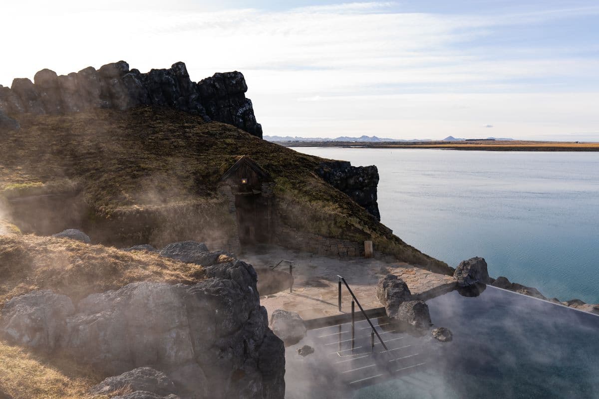 Private Golden Circle Platinum: Friðheimar Farm Lunch & Sky Lagoon Day Tour