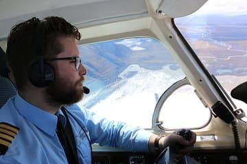 Captn Gísli on his way to the lagoon