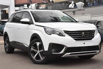 Private airport transfer from Keflavik international airport to Reykjavik. With Icelandtravelco you get a very nice vehicle with a friendly English speaking driver. Meet and Greet at Keflavik airport