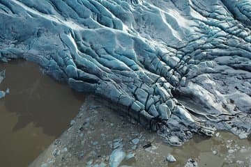 Icebergs breaking away from Vatnajökull