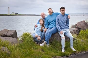 Family photoshoot by Gabriel, Localgrapher in Reykjavik