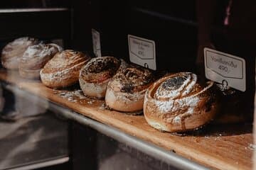 Try yourself on freshly baked goodies straight from the oven during our Icelandic Sweet Tooth Tour