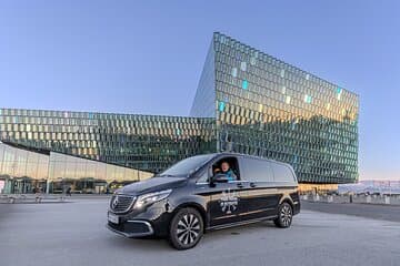 All of our tour vehicles are luxurious and state-of-the-art. You can consider them your mobile lounge during your Private Golden Circle Tour