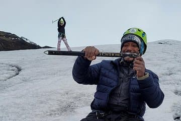 You can play around and make funny illusions on the glacier.
