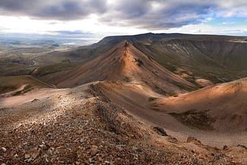 Peaks coloured by the rhyolite