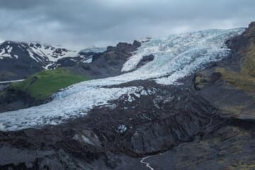 View of Falljökull glacier we are visiting during our glacier hikes