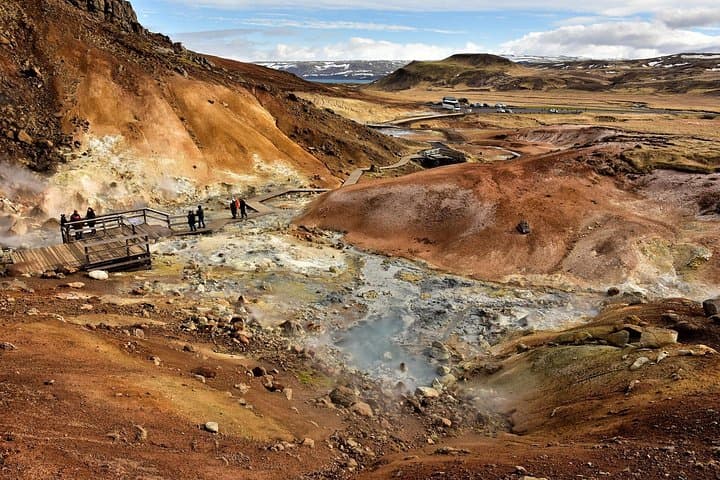 Reykjanes Geopark Tour with Airport Transfer