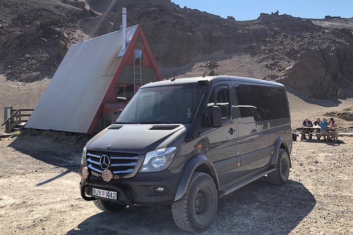 アークレイリからのアスキャ カルデラとビティ クレーター 4x4 ツアー