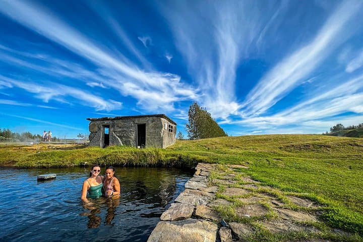 Private Golden Circle with Photographer, Lunch & Secret Lagoon