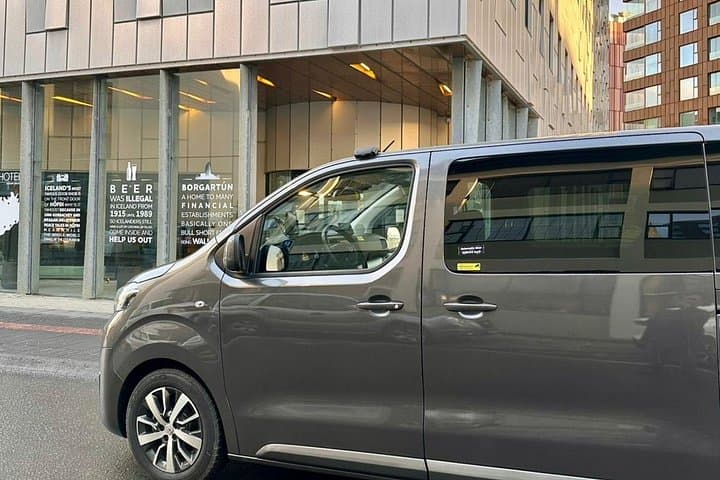 Private Luxury Transfer from Blue Lagoon to Reykjavik