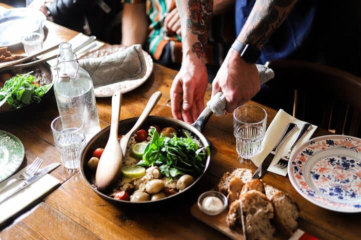 Akureyri Food Walk With 4-5 Tastings and a Local Guide