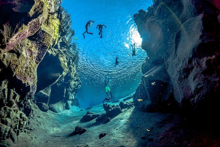 Silfra: Snorkel Between Continents with Drygloves for Warm Hands