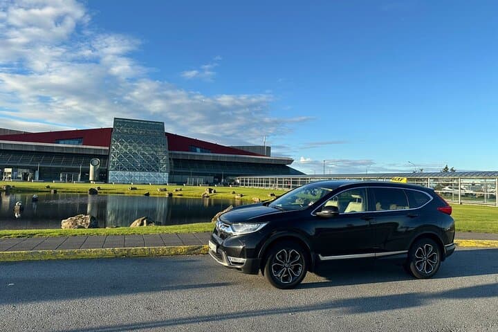 Private Airport Transfer from Reykjavík to Keflavík (KEF) Airport