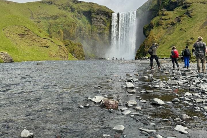 Tour privado por la costa sur Cascadas Glaciar y playa de arena negra