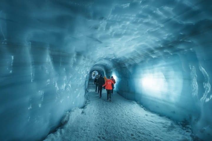 Silver Circle Adventure - Glacier Tunnel & Hvammsvik Hot Springs