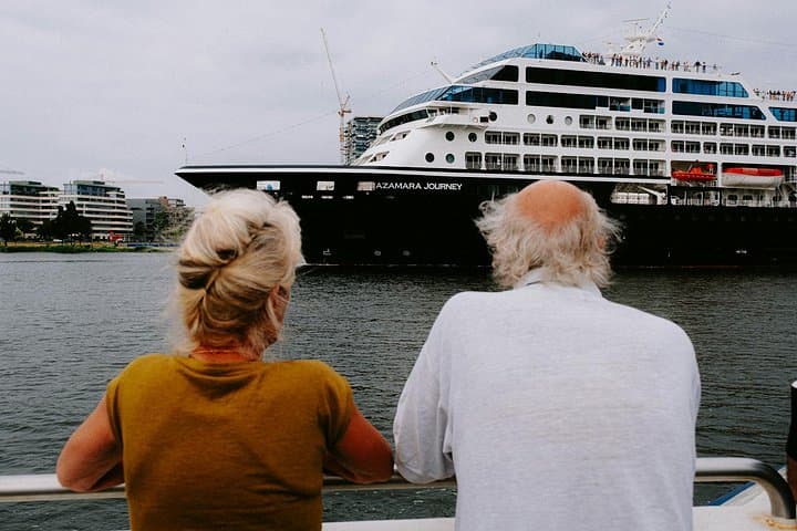 KEF Airport to or from Reykjavik Cruise Port: Private Transfer