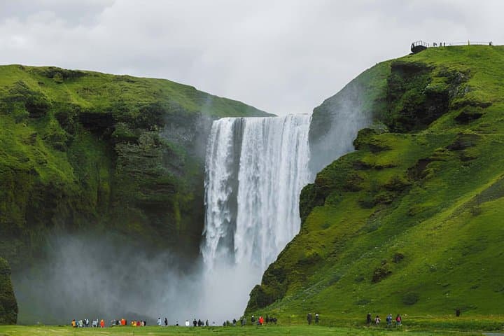 Reykjavik: Private South Coast Waterfalls, Beach and Glacier Tour