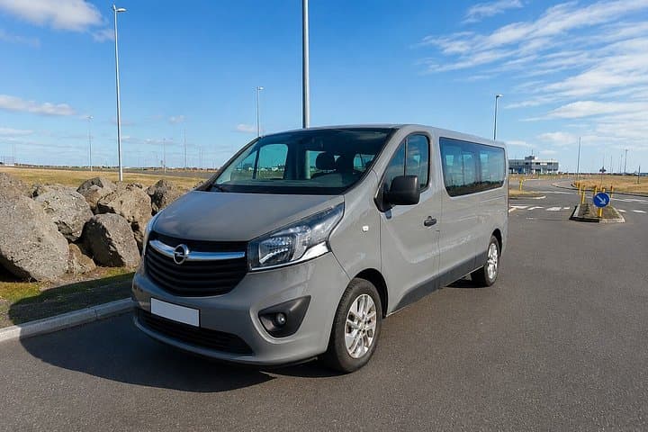 Private Transfer between Keflavik/Reykjavik Airport & City