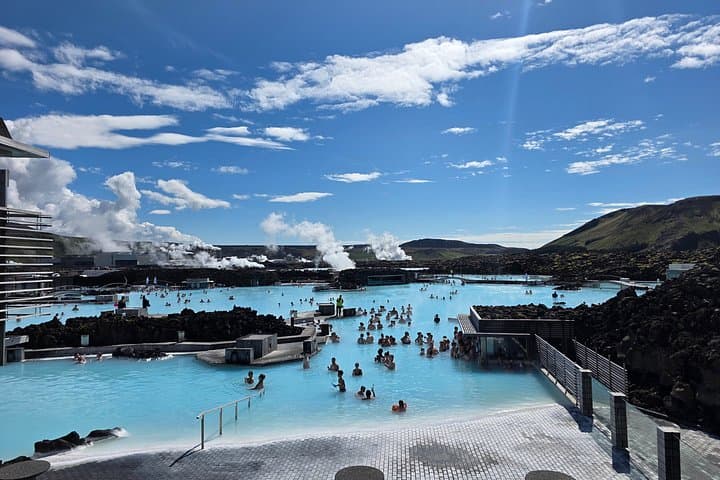 Private Transfer Keflavik/Reykjavik–Blue Lagoon, Silica & Retreat