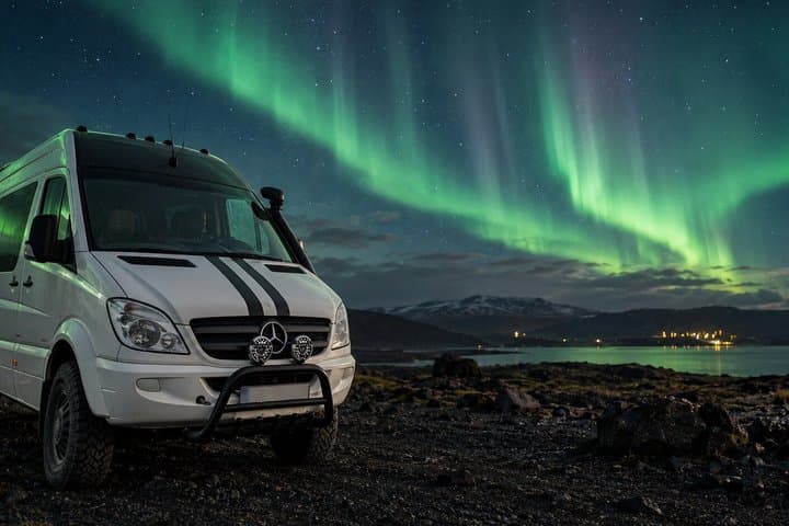 Reykjavik Northern Lights Hunt 4x4 Adventure with Hot Chocolate