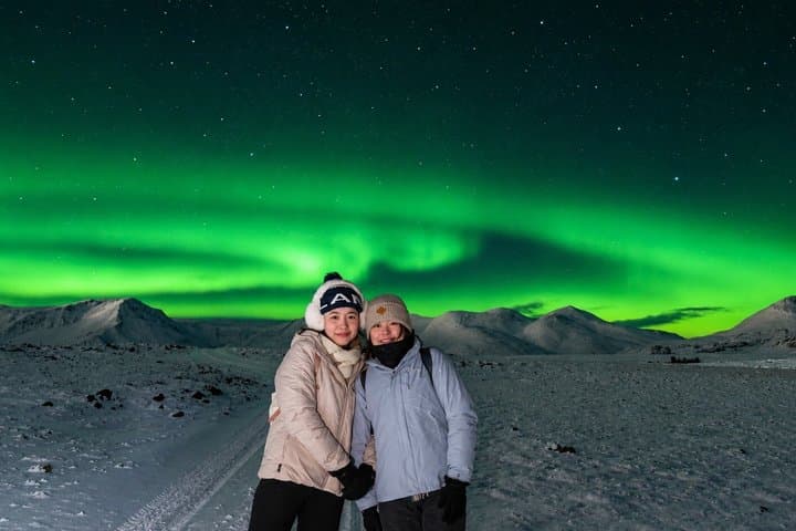 Northern Lights 4x4 Tour with Pastries and Cocoa from Reykjavik